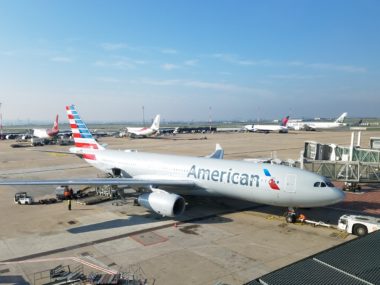 american airlines plane