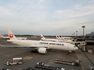 japan airlines plane