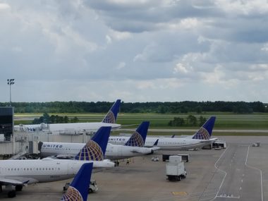 united-planes-runway