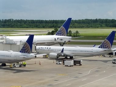 united planes runway