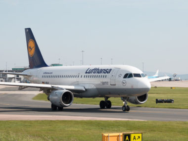 lufthansa plane