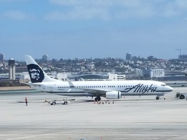 alaska airlines plane